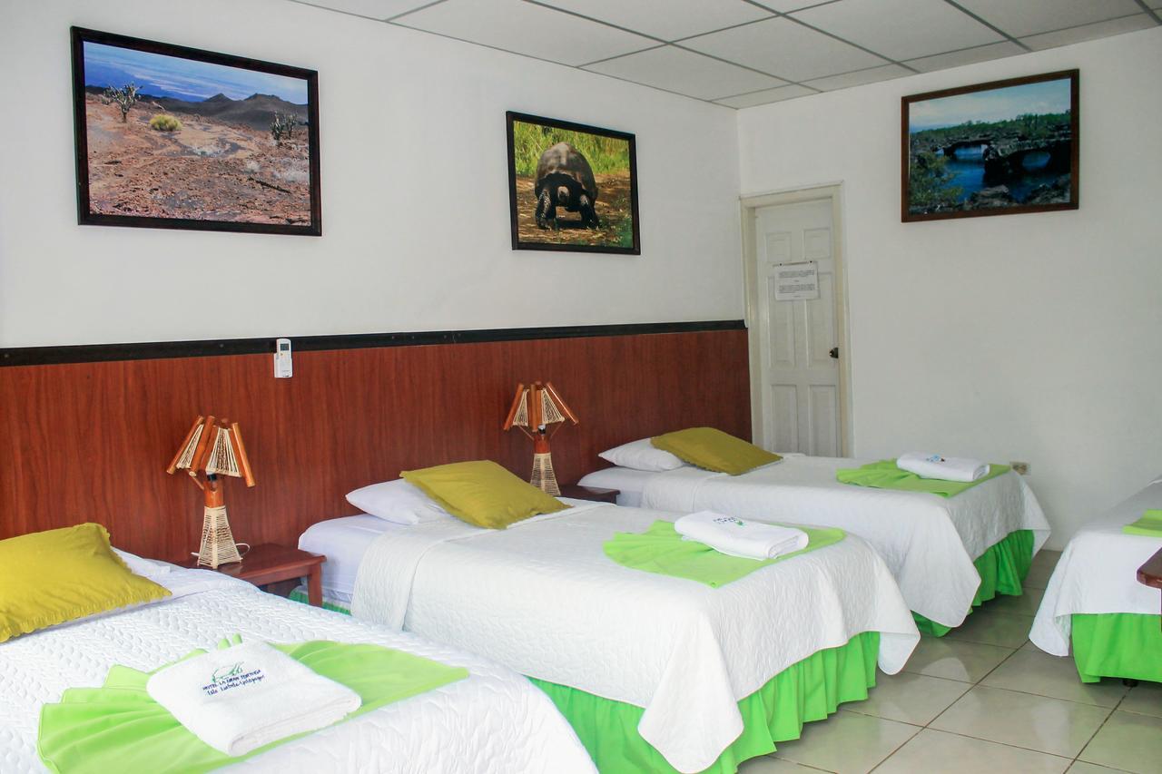 Hostal La Gran Tortuga Puerto Villamil Exterior photo