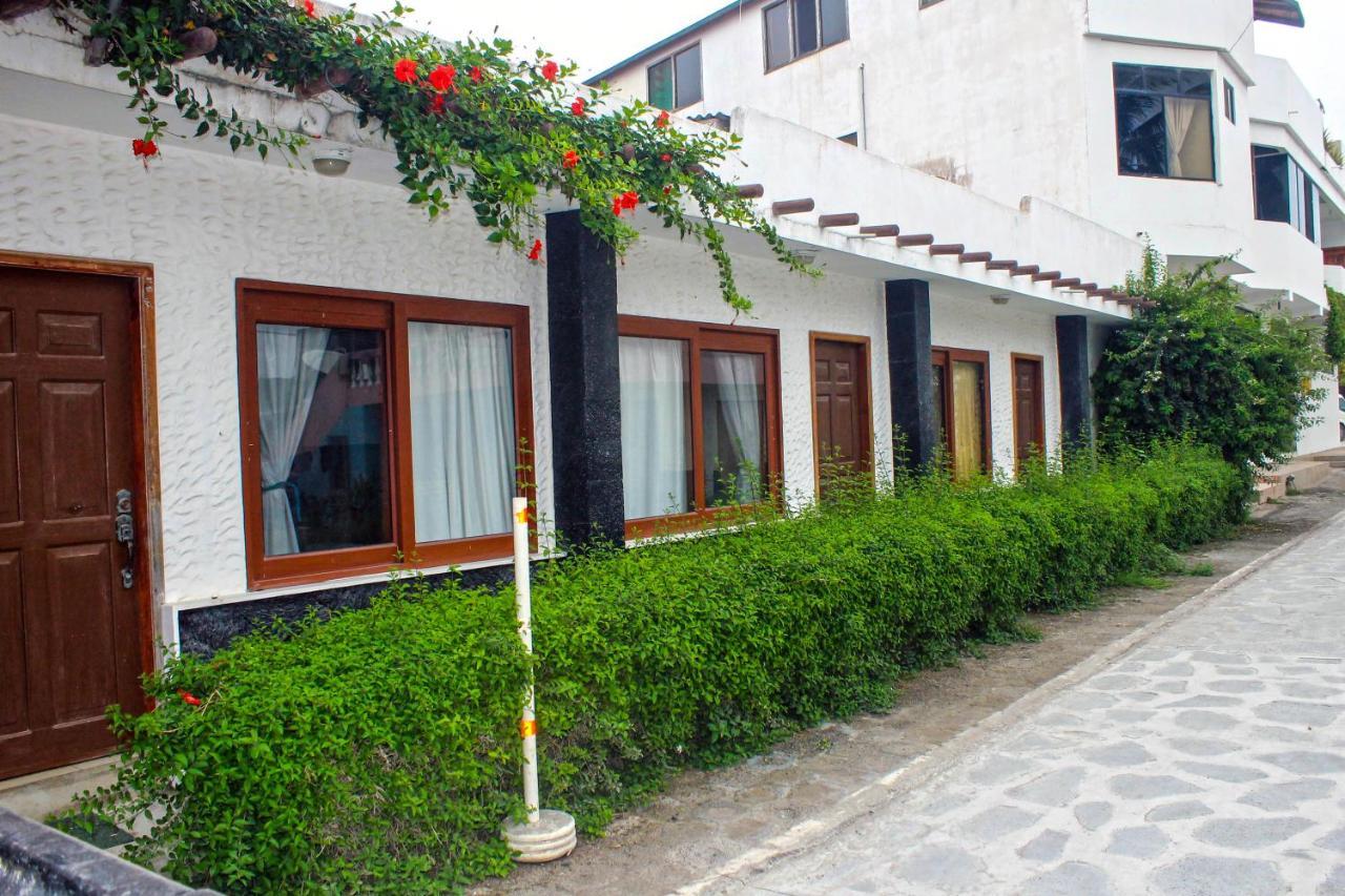 Hostal La Gran Tortuga Puerto Villamil Exterior photo